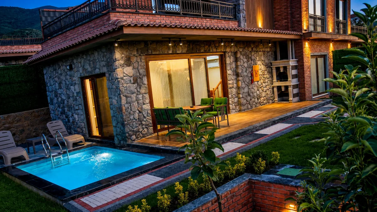 Kartepe Bungalov Villas E Blok özel açık ısıtmalı havuzlu müstakil taş villa