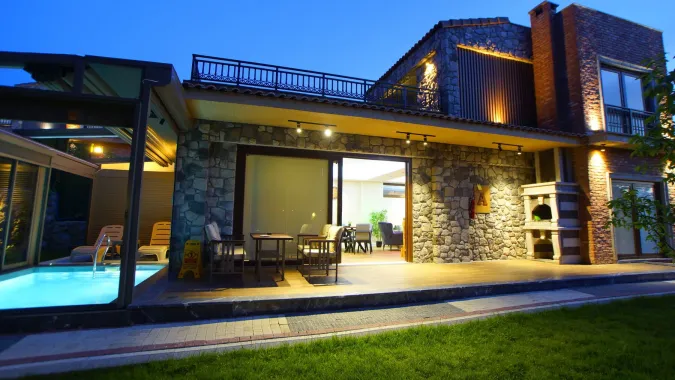 Kartepe bungalov kapalı havuzlu villa tatil alanı