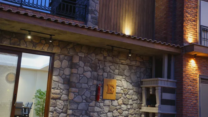 Kartepe bungalov villa veranda ve bahçe konaklama alanı