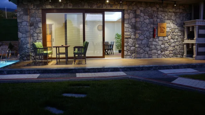 Kartepe villa açık havuzlu premium tatil konaklama alanı
