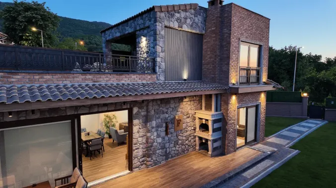 Kartepe bungalov açılır kapanır havuzlu Balayı Çiftlerine uygun villa tatili