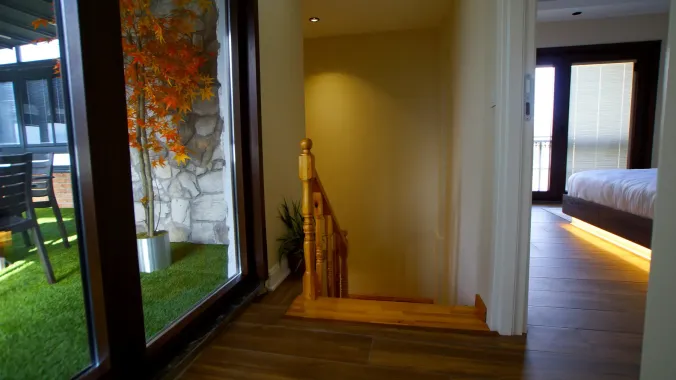Kartepe villa teras ve yatak odası geçiş alanı